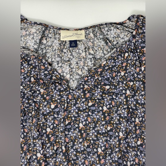 Universal Thread Dresses & Skirts - Universal thread floral maxi dress